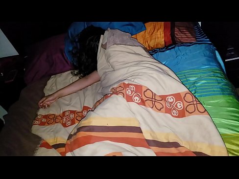 ❤️ Ny zananikely manenjika ny renikeliny tanora rehefa matory izy. ❌ Anal vidéo amin'ny pôrnôgrafia mg.naughtyhentai.ru ❌